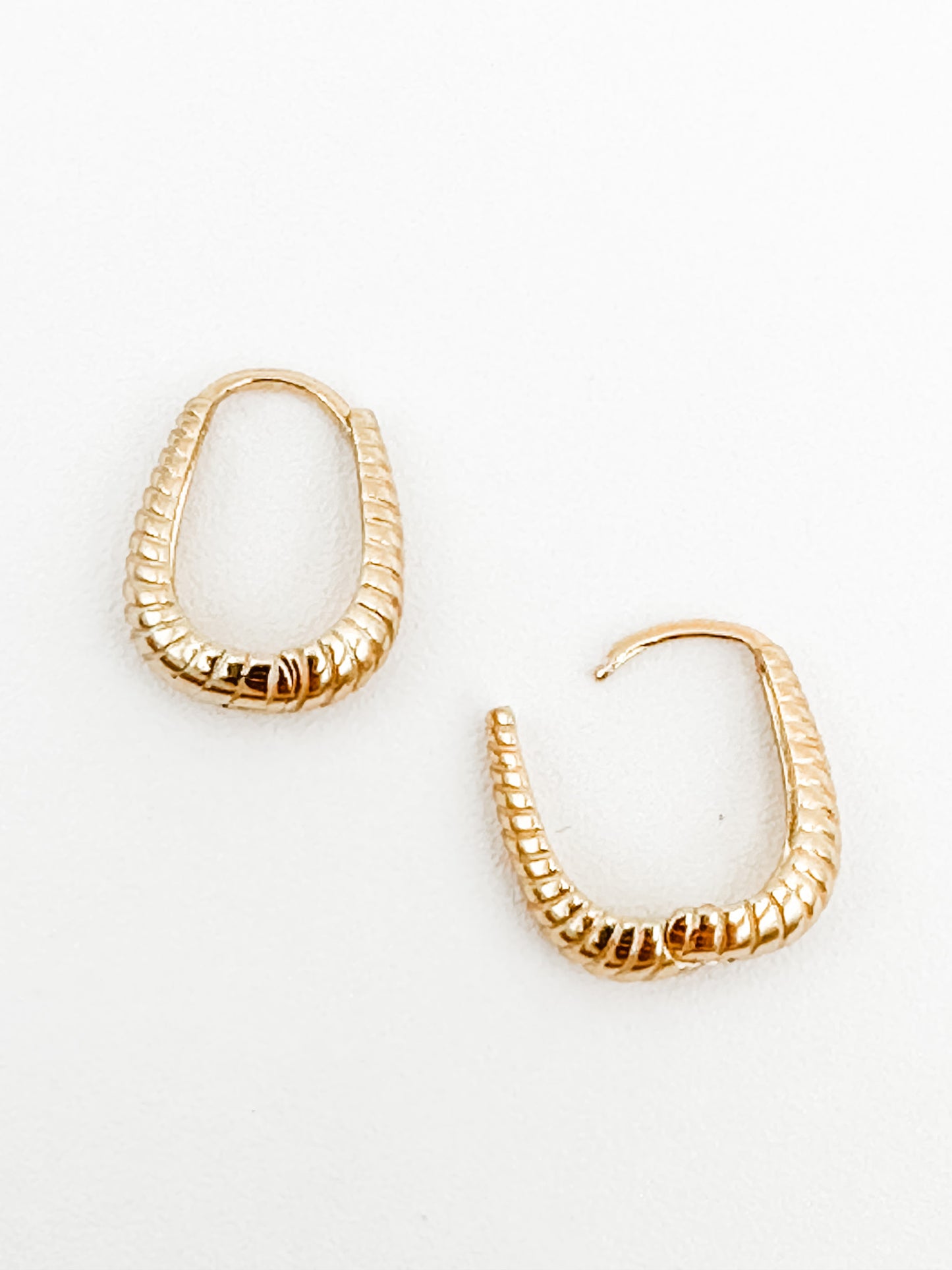 Elegant Croissant Huggie